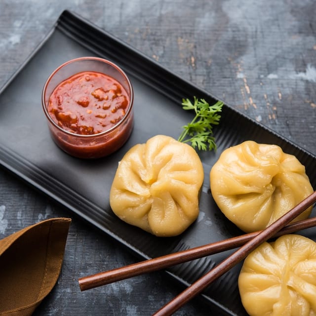 Shrimp Dumpling in Hot Sesame Sauce (8 Pieces).