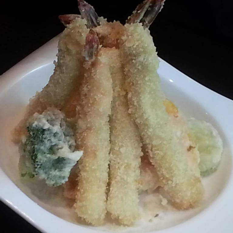 Delicious Tempura: Crispy Japanese Seafood and Veggies