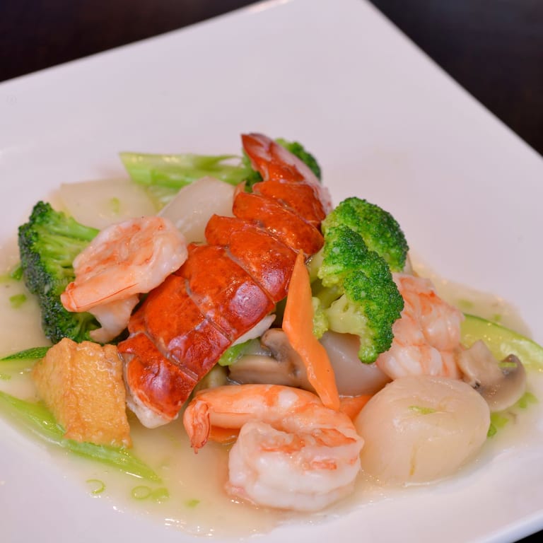 Fresh Seafood Delights: Sushi, Noodles, and More